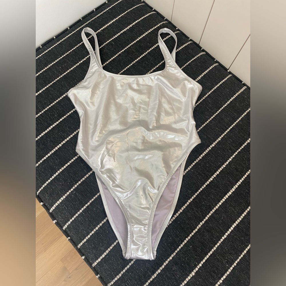 Skims METALLIC SWIM HIGH CUT ONE PIECE | NICKEL - size M